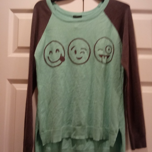 Rue 21 sweater. - Picture 2 of 3